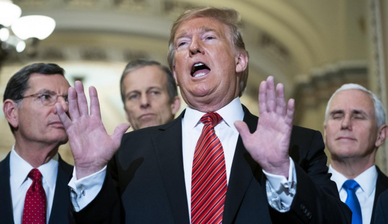 Trump az amerikai-mexikói határra tervezett 5,7 milliárd dolláros falépítés megszavazásáért cserébe felfüggeszti a menekült gyerekek deportálását
