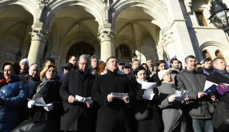 A kampány során is lecserélheti a jelöltjeit az ellenzéki összefogás
