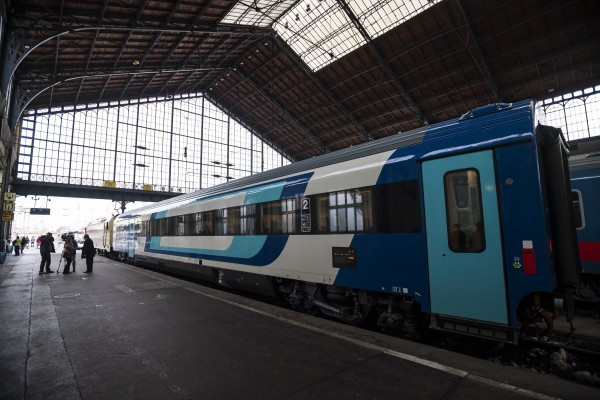 Súlyos ítélet Magyarországról: 1 év alatt 3,8 évet késtek a magyar vonatok