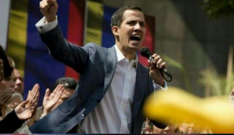 Venezuela ideiglenes elnöke bejelentette: hajlandó lenne engedélyt adni egy amerikai katonai beavatkozásra
