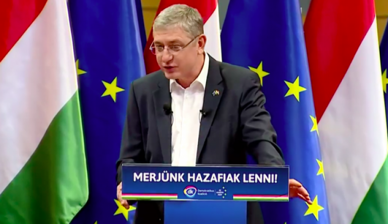 Egy politikai gazemberrel állunk szemben – mondta Orbánról évértékelőjében Gyurcsány
