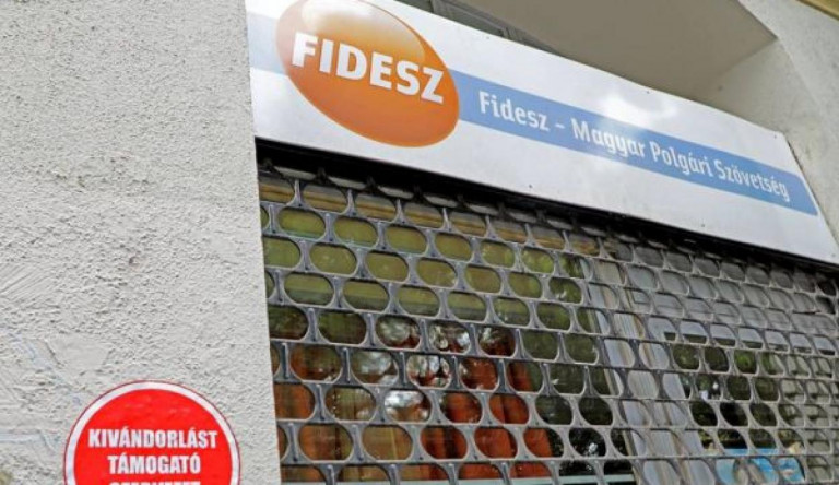 Észak-Koreába küldené az ellenzéki politikusokat a fideszes alpolgármester, aki szerint a baloldal egy „takonyszerű” képződmény