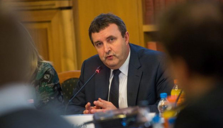 Évekig kapott úgy 800 ezres fizetést Palkovics az MTA-tól, hogy nem publikált