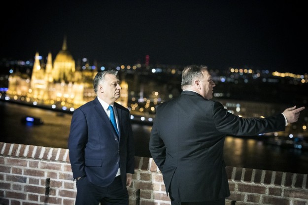 Orbán Viktor és Mike Pompeo