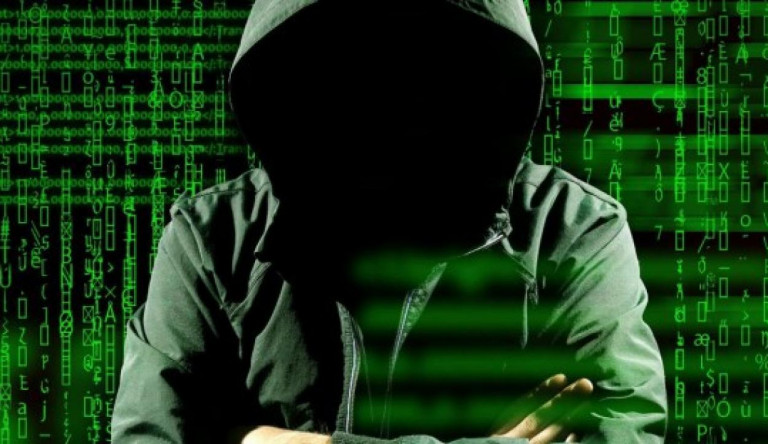 Míg itt börtönnel fenyegetik, máshol toborozzák a hackereket