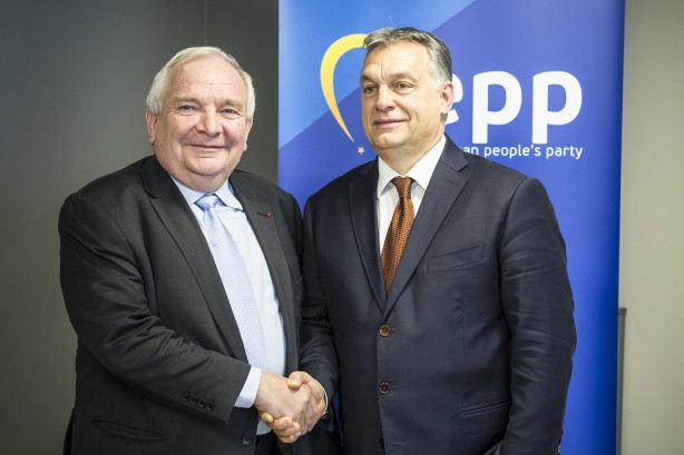A Néppárt elnöke, Joseph Daul és Orbán Brüsszelben