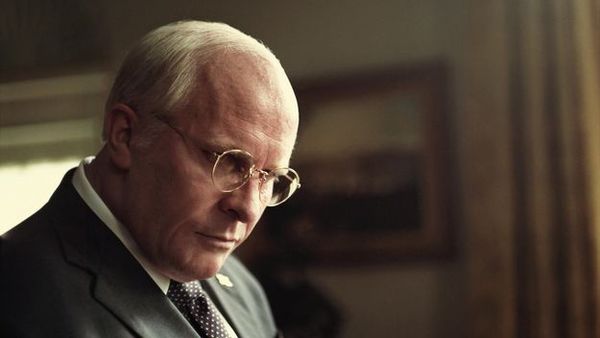 Christian Bale Dick Cheney szerepében - Alelnök