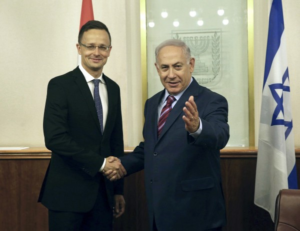 Szijjártó Péter szerint azért nem antiszemita a Soros-kampány, mert a kormányt nem érdekli Soros vallása (sic!)