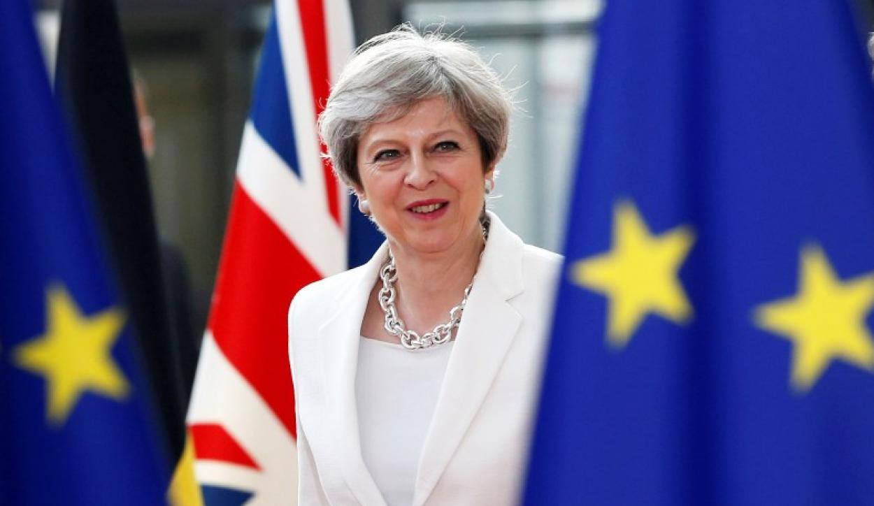 Fordulat a Brexitben: Theresa May már nem ellenzi mindenáron a kilépés elhalasztását