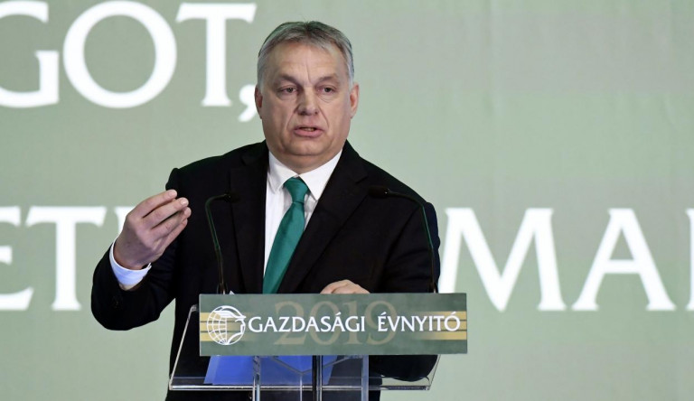Így tartja ellenőrzése alatt a gazdaságot az Orbán-kormány