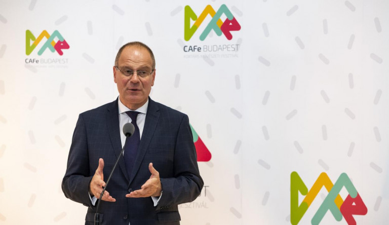 Navracsics Tibor szerint lehet, hogy a kormány büntetésből küldte Brüsszelbe