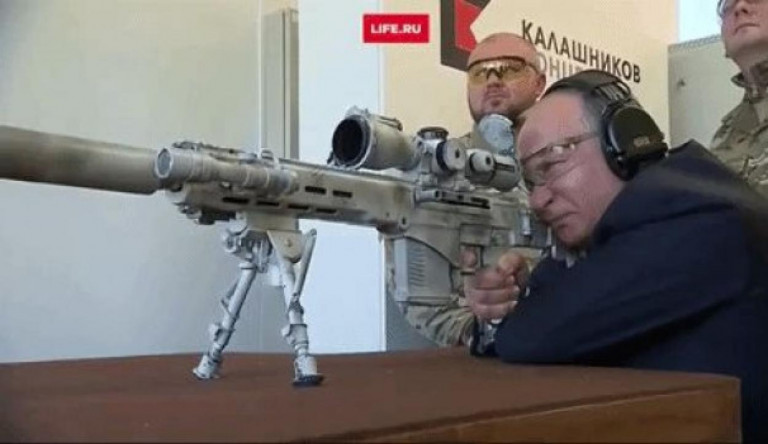 Putyin nagyon örül az új Kalasnyikov gyárnak