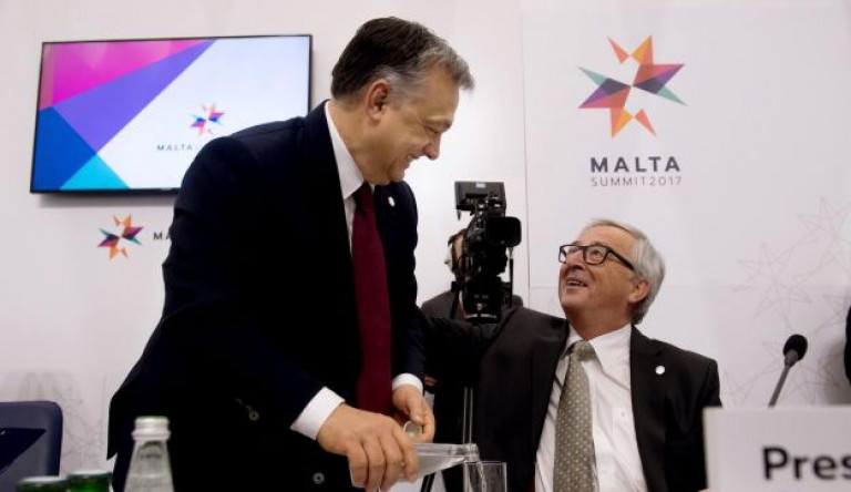 Bejelentették: leszedik Junckert a plakátokról, de Orbán egyelőre nem kér bocsánatot