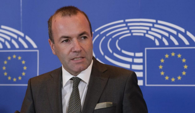 Manfred Weber Budapestre jön, hogy megértesse Orbánnal, jó úton halad, hogy kizárják a Fideszt a Néppártból