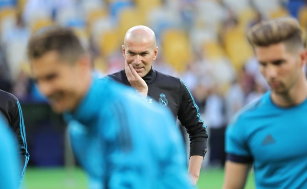 Bejelentették: Zidane visszatér a Real Madridhoz