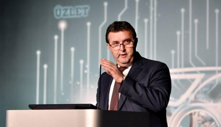 Úgy tűnik, Palkovics is kifogott egy olcsó önkormányzati lakást a Várban