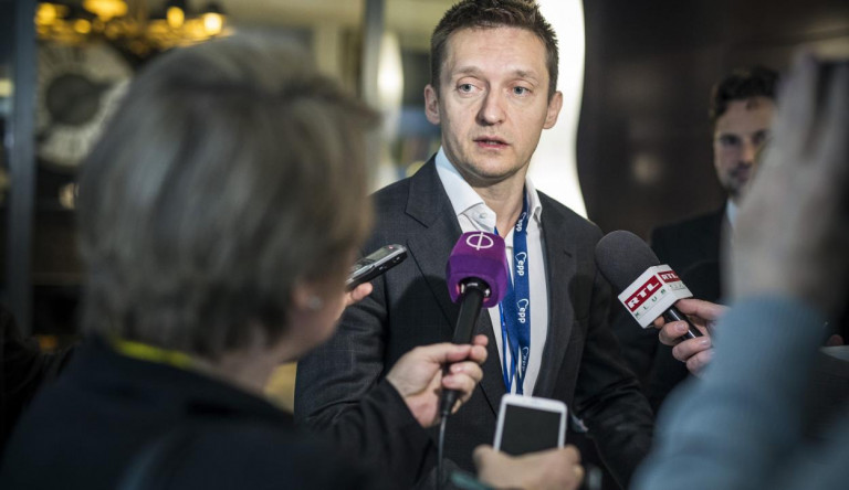 Rogán szerint a Fidesz addig marad a Néppártban, amíg az nem lesz bevándorláspárti 