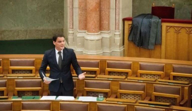 Bánki Erik törvényt módosítana a nemzetközi sportszövetségek idecsábításáért
