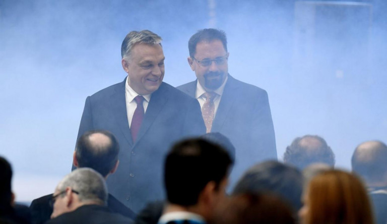 Orbánt kérik, mondassa le Pócs Jánost