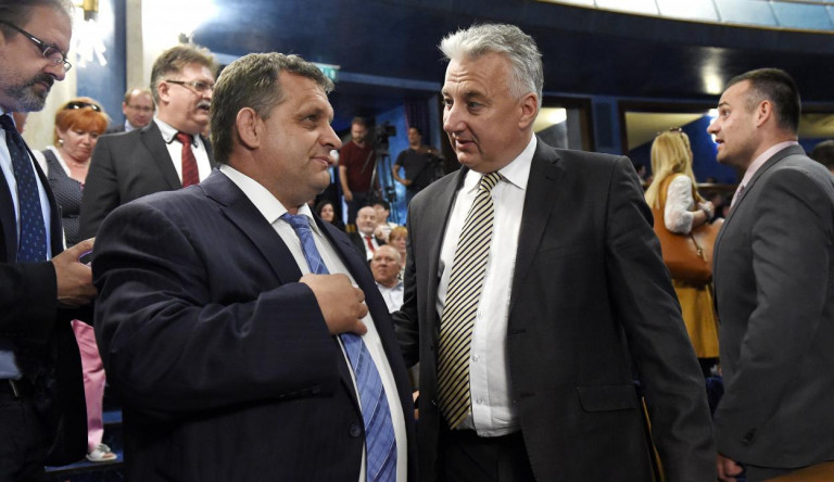 Birkózóból lett főosztályvezető a NAV-nál: Orbán testvérének barátai is jól járnak