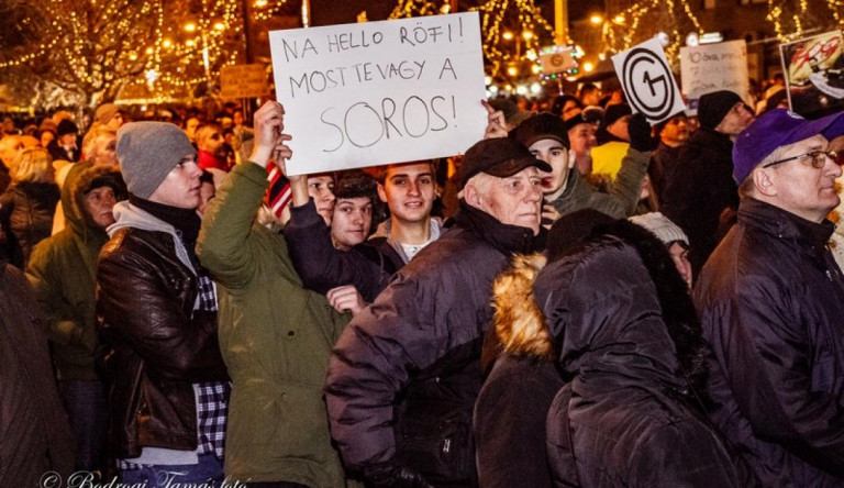 Szorul a hurok a szombethelyi fideszesek körül: migrációs bizottságot hoztak létre az ellenzéki képviselők