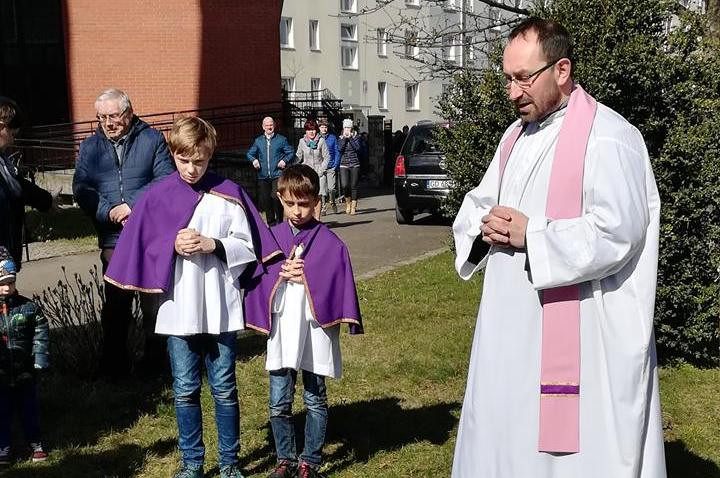 Könyveket égettek papok Lengyelországban