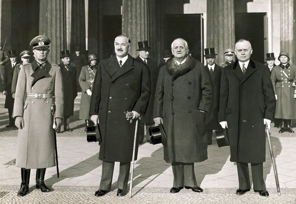 Sztójay Döme (jobbra) 1937-ben Berlinben