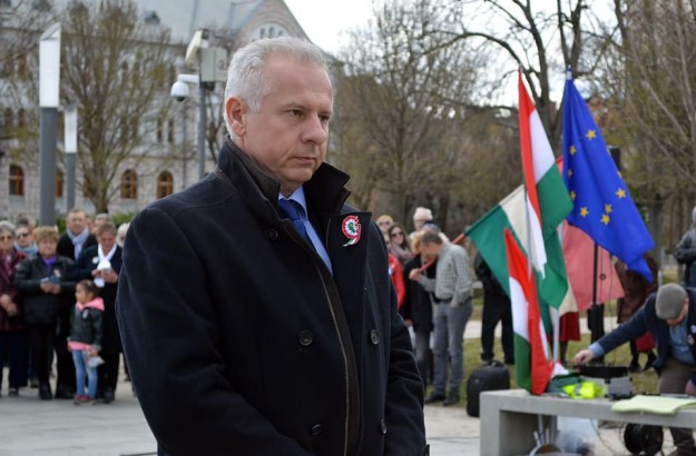 Pécs polgármestere is felszólalt az egyetem modellváltása ellen
