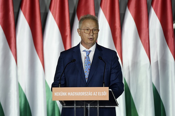 rócsányi László igazságügyi miniszter, a Fidesz-KDNP európai parlamenti (EP-) választási listájának vezetője beszédet mond a Parlamenti Szalon című rendezvényen