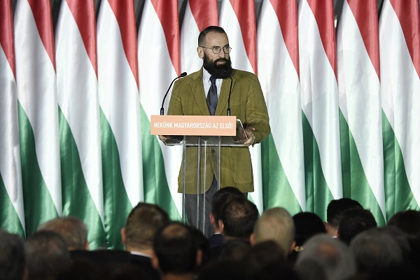 Szájer József, a Fidesz-KDNP európai parlamenti (EP-) képviselője beszédet mond a Parlamenti Szalon című rendezvényen a Bálna Budapest rendezvényközpontban 2019