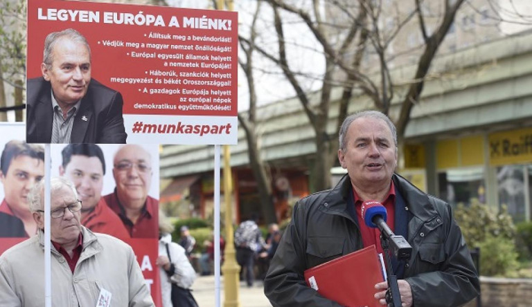 Elsőre azt hihetnénk, hogy a Fidesz kampányol, pedig nagyon nem