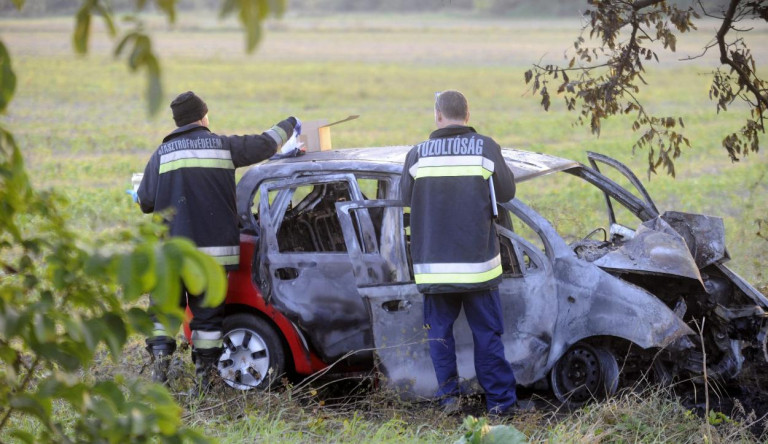 Holttestet találtak egy kiégett gépkocsiban Devecserben