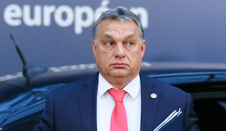 Rómában fotózták le Orbán Viktort és családját