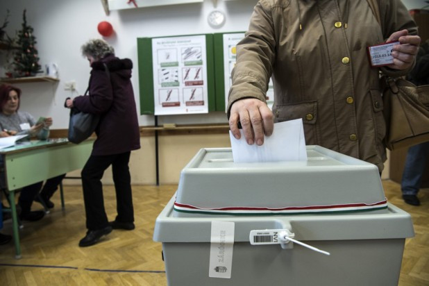 Závecz: Továbbra is kiegyenlített az ellenzék és a Fidesz tábora 