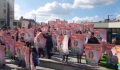 Flashmobot tartottak a HVG munkatársai a Széll Kálmán téren
