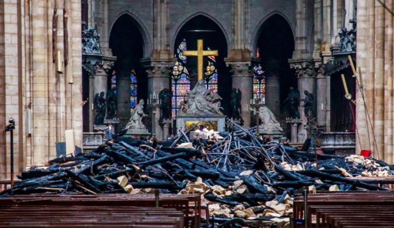 Kész csoda, hogy a Notre-Dame még áll