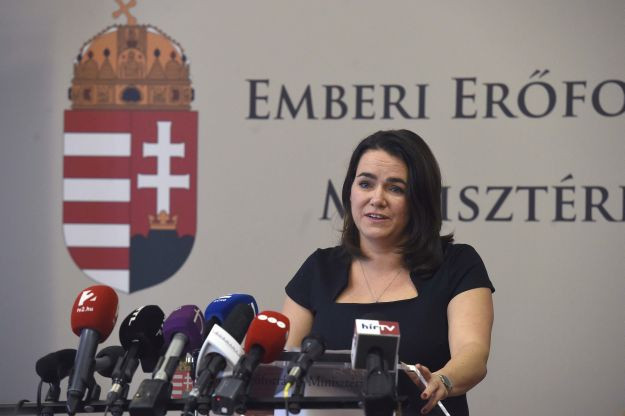 Novák Katalin lemondott miniszteri posztjáról