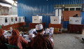 Több mint 270 szavazatszámláló halt bele a túlmunkába Indonéziában