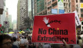 Kiadatási törvény ellen tüntetnek Hongkongban