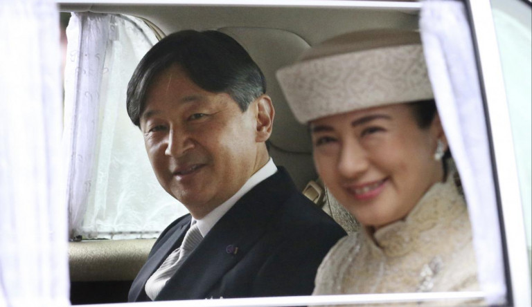 Átvette a császári jelképeket az új japán uralkodó
