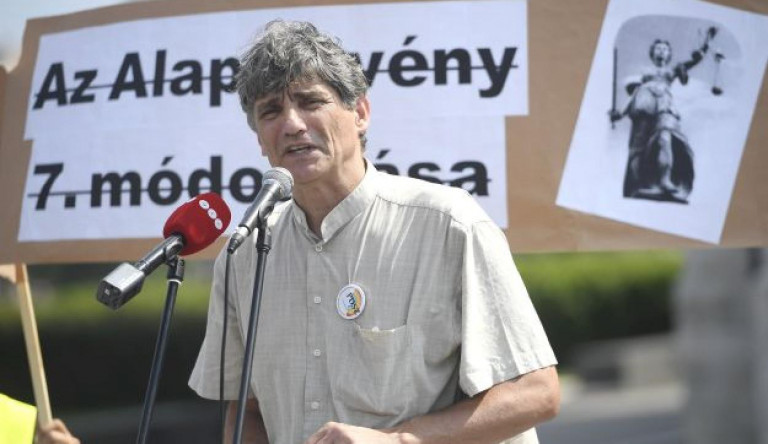 Sztrájkot hirdetett az egyik pedagógus szakszervezet