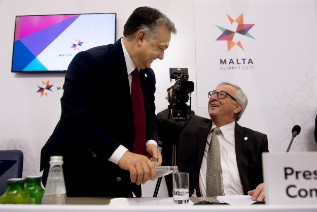 Juncker már régóta diktátornak nevezi Orbánt
