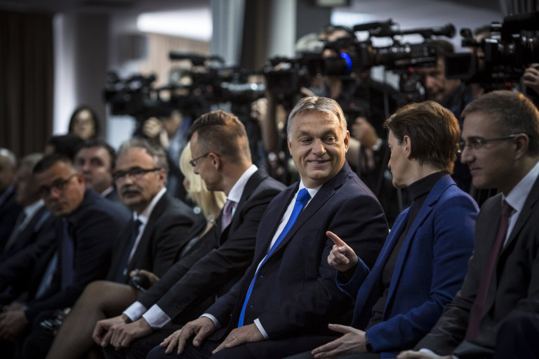 Propaganda Extra: A kormánypárti Origo külön hírben számolt be arról, hogy Orbán Viktor egy Túró Rudit EBÉDELT