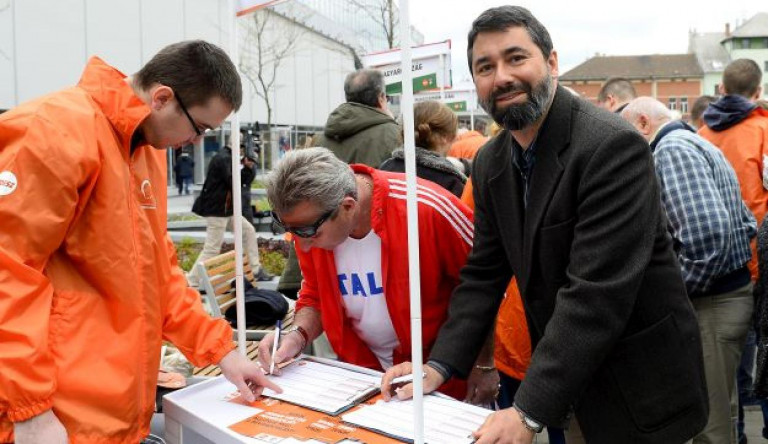 A Fidesz új kampányvideójában terrorizmus finanszírozásával vádolja Brüsszelt