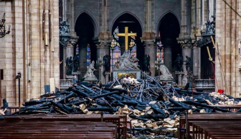Elfogadták a párizsi Notre-Dame felújításáról szóló törvényt 