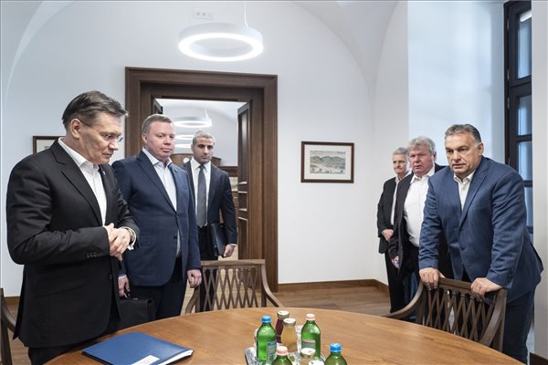 Orbán Viktor miniszterelnök fogadja Alekszej Lihacsovot, a Roszatom vezérigazgatóját a Karmelita kolostorban