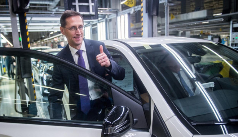 Leállt a kecskeméti Mercedes-gyár építése
