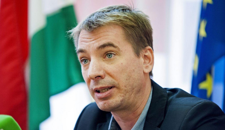 Jávor örül a Momentum sikerének, de visszavonul 