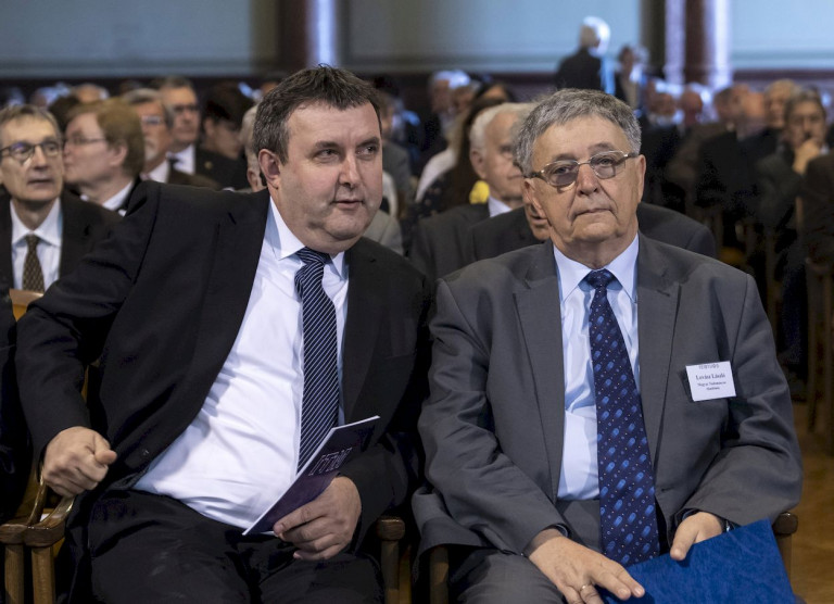 Kiszivárgott a terv: augusztusban erővel venné el a kormány az MTA-tól a kutatóhálózatot