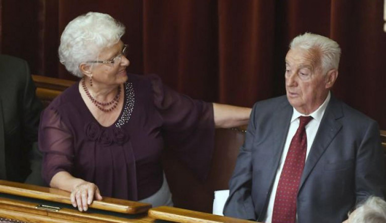 Orbán Viktor apja 1,35 milliárdot vett ki cégeiből